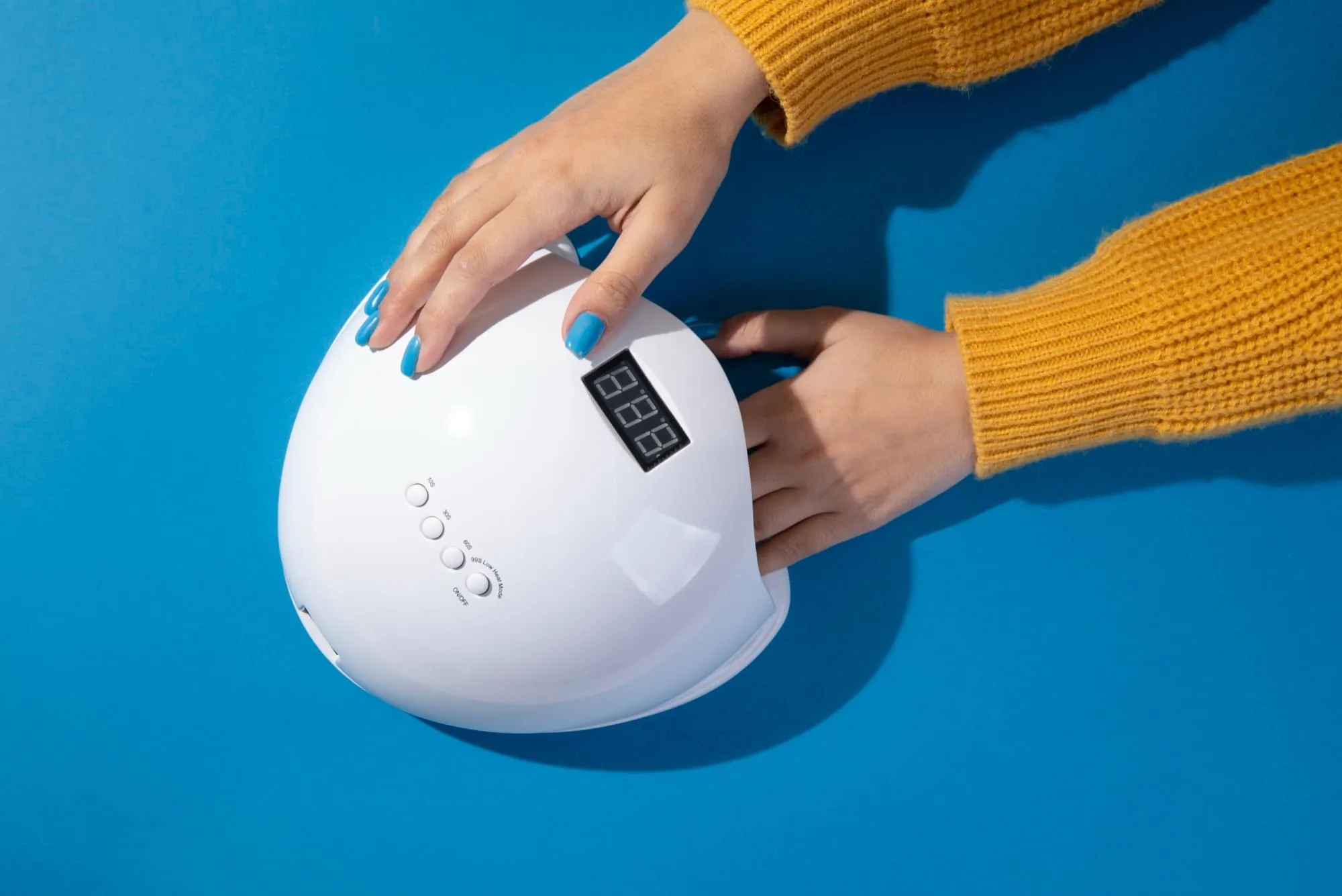 Manicure con gel semipermanente